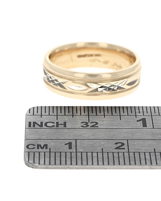 Etched Milgrain Band in Yellow Gold
